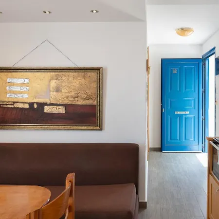 Calliope Maille Family House * Myrties