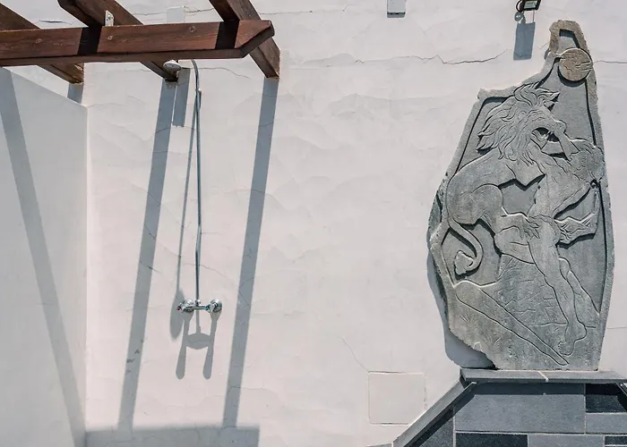 Calliope Maille Family House Myrties